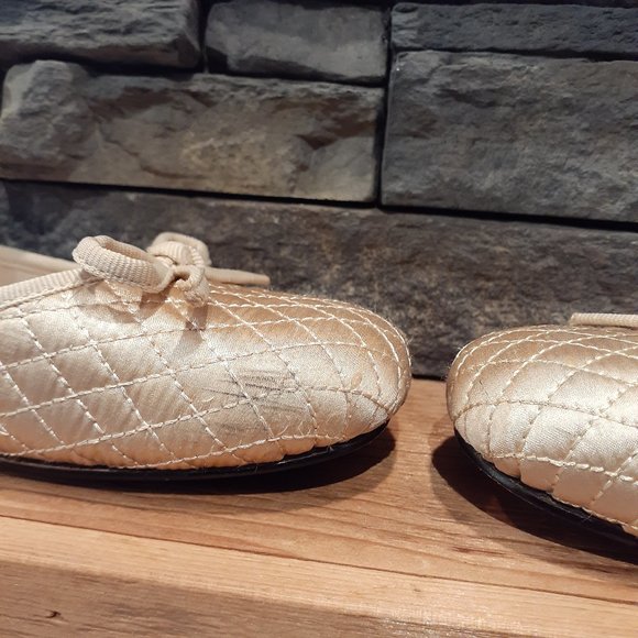 🎄3/$15 Sam & Libby Gold Satin Like Flats Size 7M Leather Soles - Picture 3 of 4